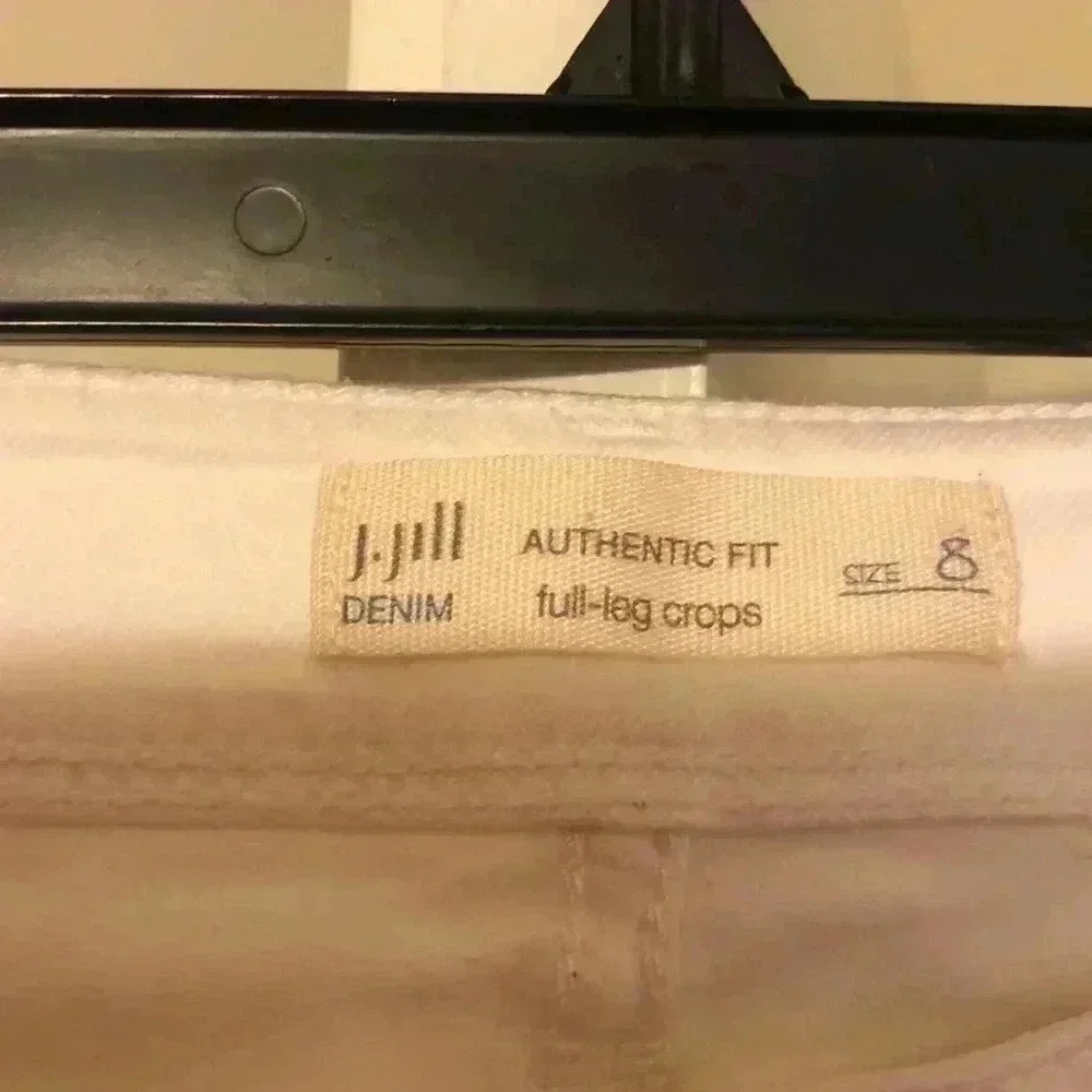 J Jill full leg copped jeans. White with fringe hem. Size 8 - Picture 4 of 7